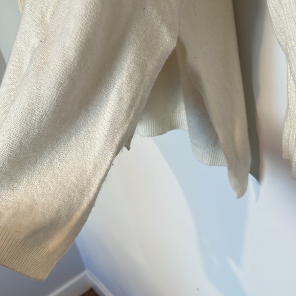 Babaton v-neck sweater - Picture 5 of 5